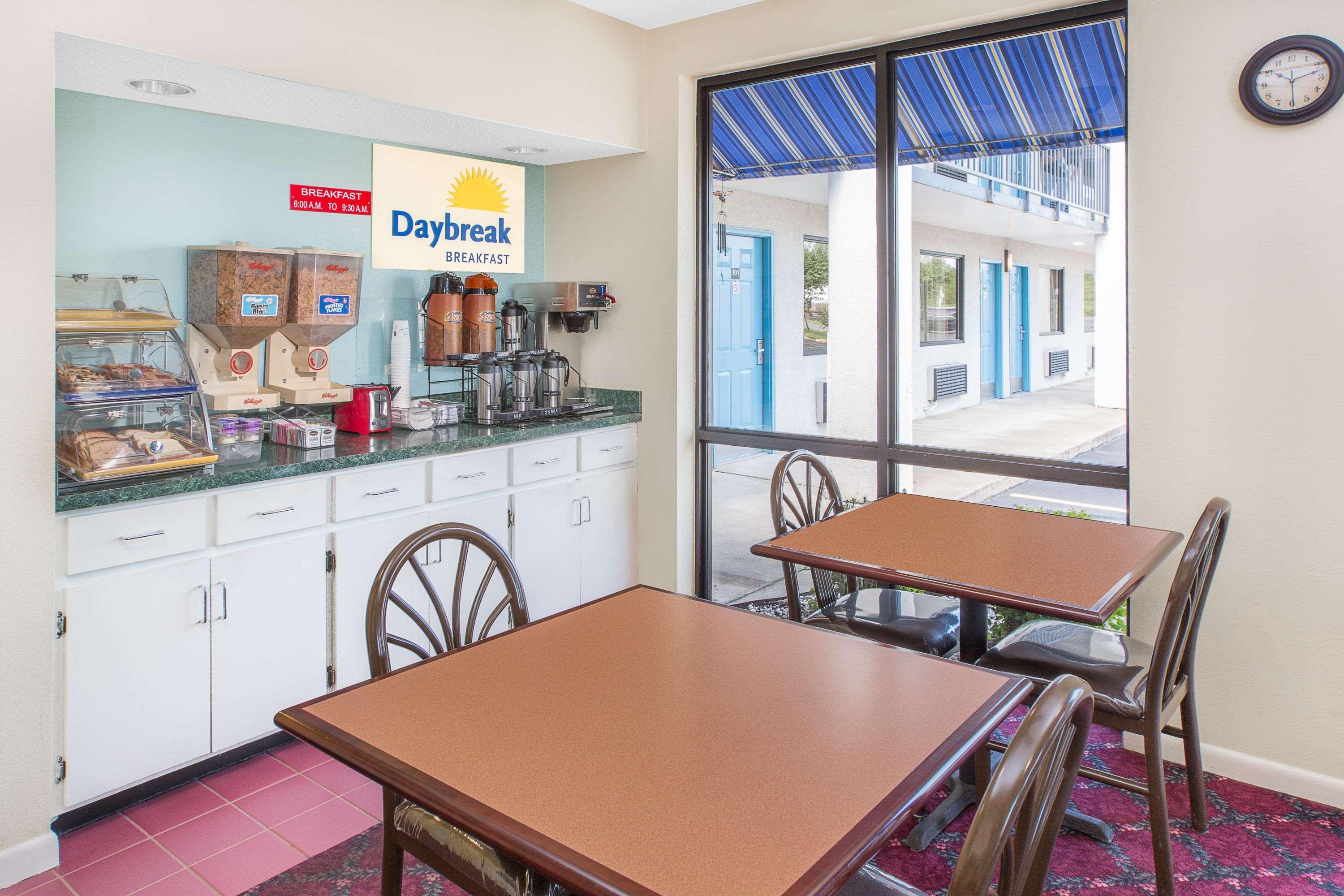 Days Inn By Wyndham N Little Rock East North Little Rock Extérieur photo